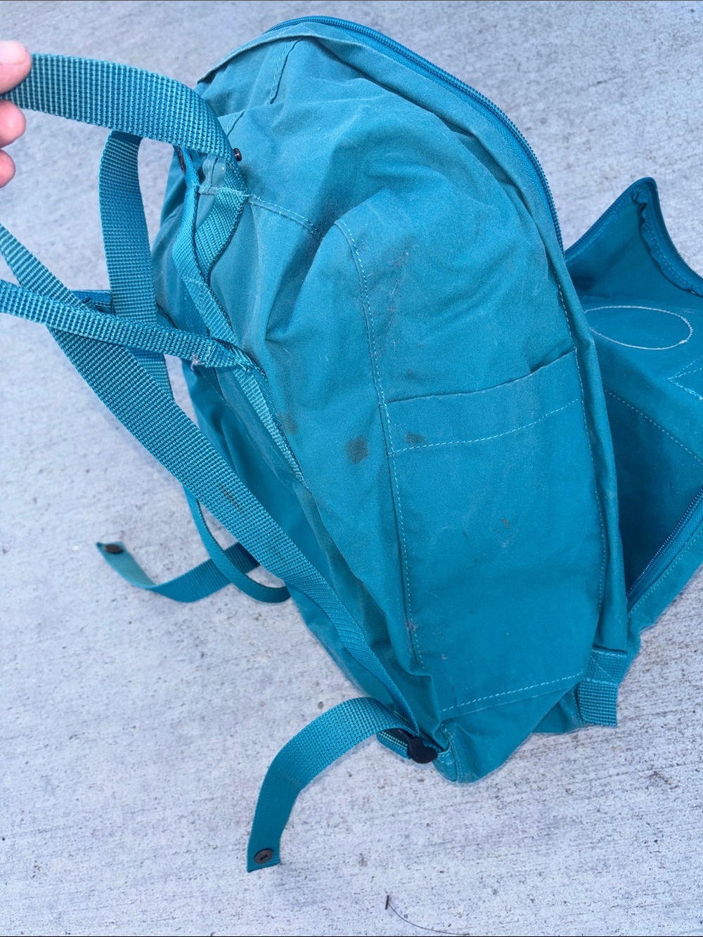 Fjallraven Kanken Backpack in Teal Blue - Picture 8 of 9